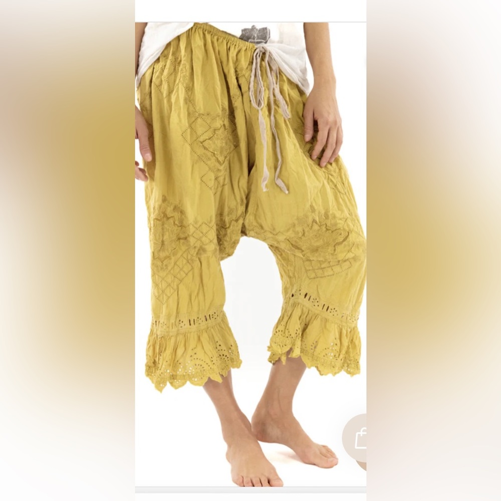 Magnolia Pearl Bloomers NWT. Lightweight and gorgeous.